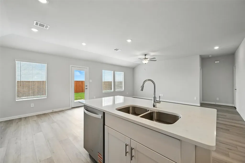 6629 Coyote Valley Trail Fort Worth TX 76036