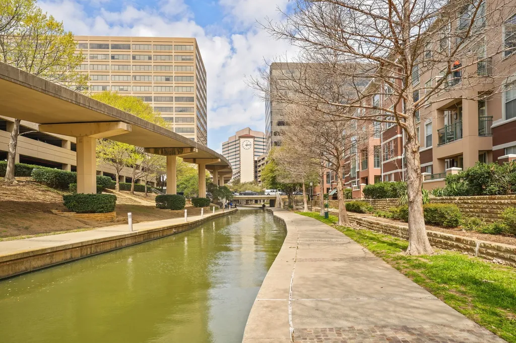 330 Las Colinas Boulevard E Irving TX 75039