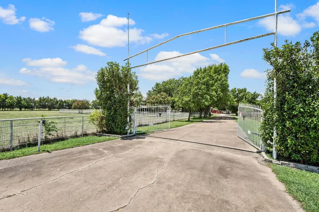 617 Malloy Lane Ovilla TX 75154