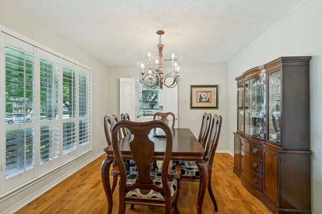 10 Lundys Lane Richardson TX 75080