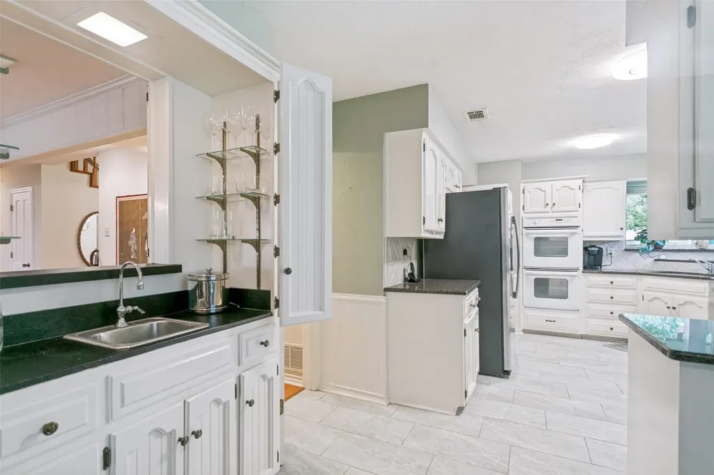 10 Lundys Lane Richardson TX 75080