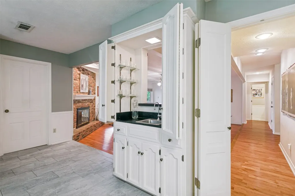 10 Lundys Lane Richardson TX 75080