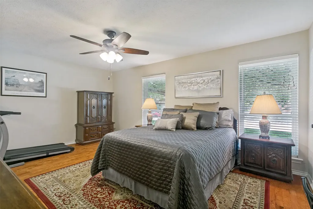 10 Lundys Lane Richardson TX 75080