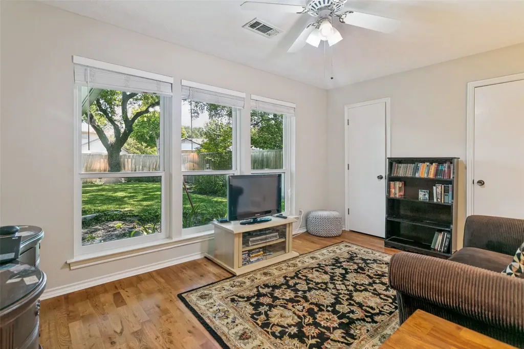 10 Lundys Lane Richardson TX 75080