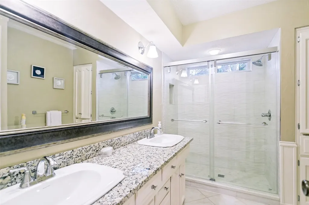 10 Lundys Lane Richardson TX 75080