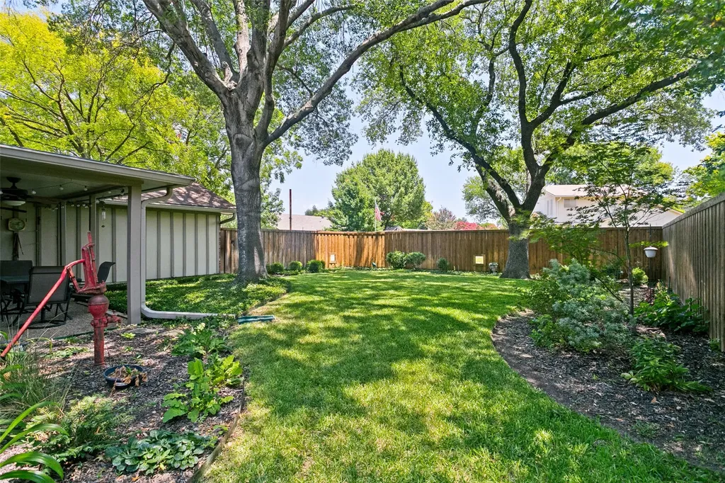 10 Lundys Lane Richardson TX 75080