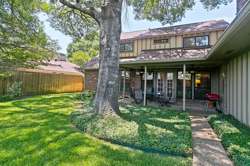10 Lundys Lane Richardson TX 75080