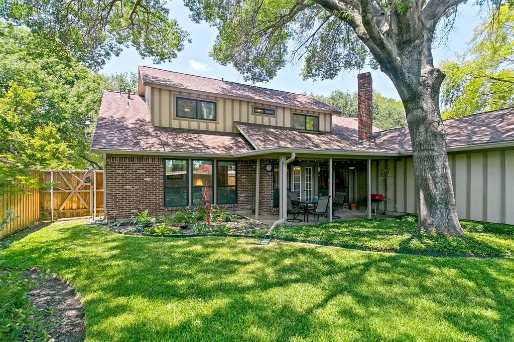 10 Lundys Lane Richardson TX 75080