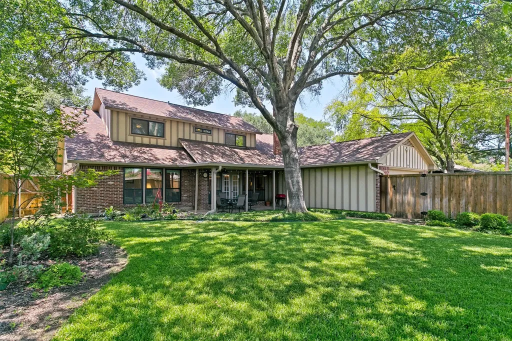 10 Lundys Lane Richardson TX 75080