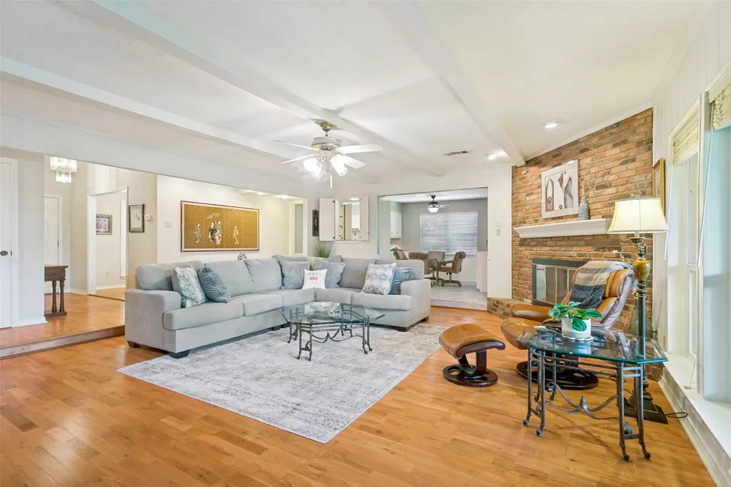 10 Lundys Lane Richardson TX 75080