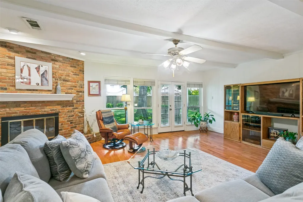 10 Lundys Lane Richardson TX 75080