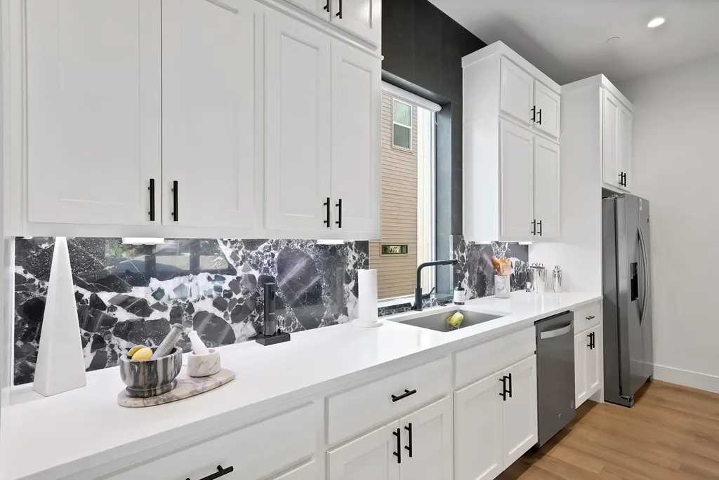 2139 Mail Avenue Dallas TX 75235