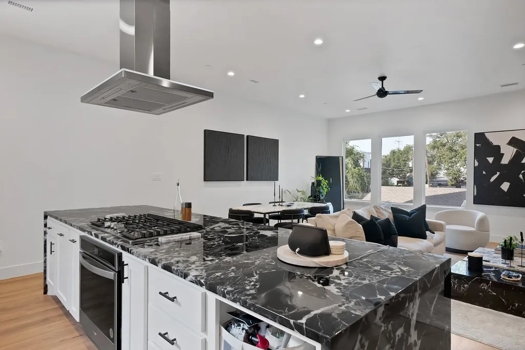 2139 Mail Avenue Dallas TX 75235