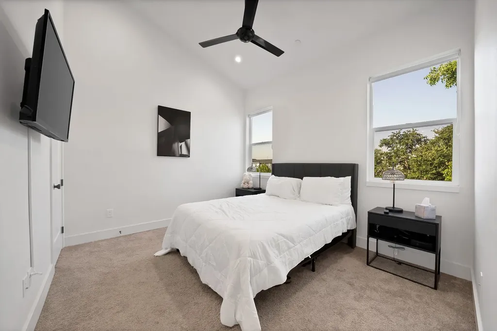 2139 Mail Avenue Dallas TX 75235