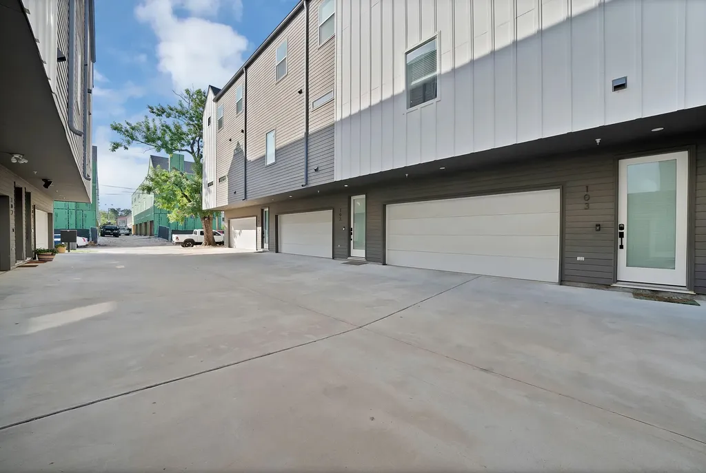 2139 Mail Avenue Dallas TX 75235