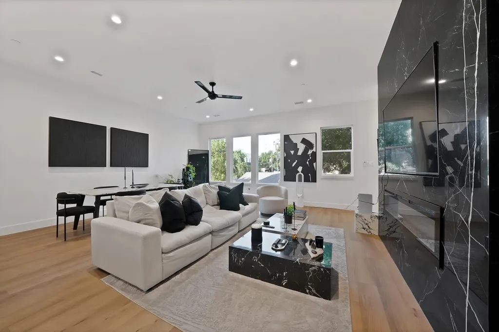 2139 Mail Avenue Dallas TX 75235