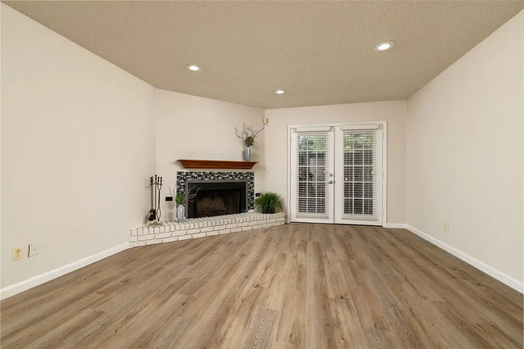 4920 Byers Avenue Fort Worth TX 76107