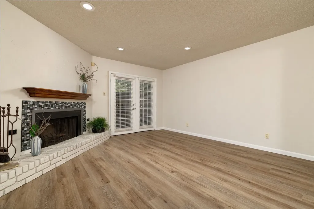 4920 Byers Avenue Fort Worth TX 76107