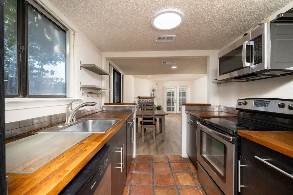 4920 Byers Avenue Fort Worth TX 76107