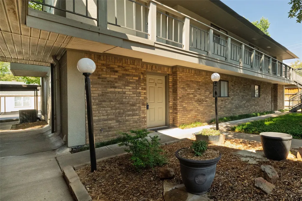 4920 Byers Avenue Fort Worth TX 76107