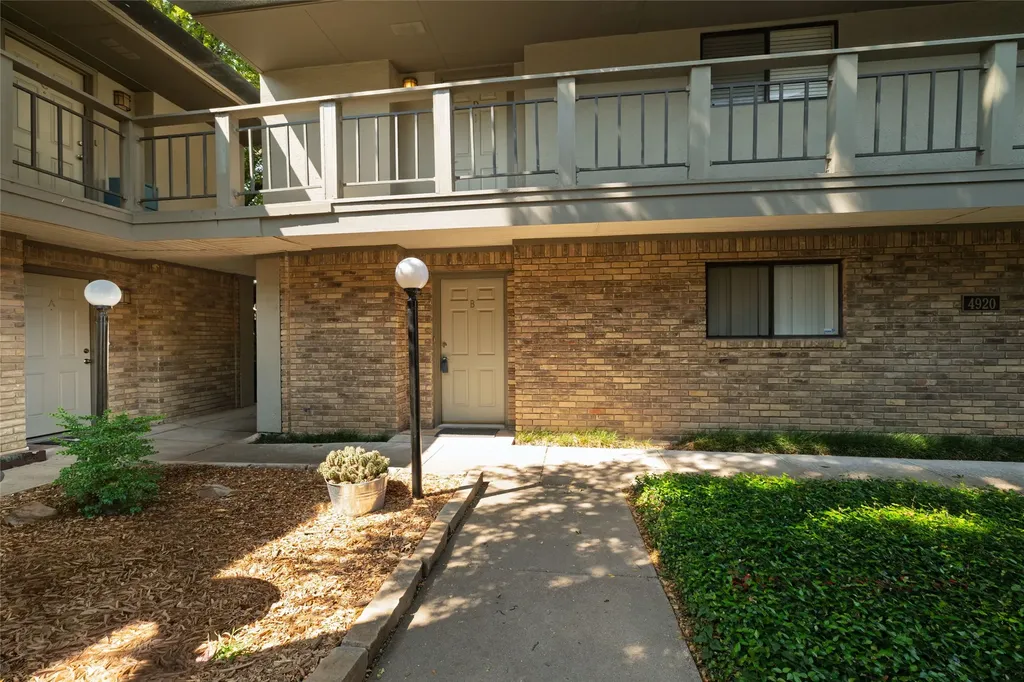 4920 Byers Avenue Fort Worth TX 76107