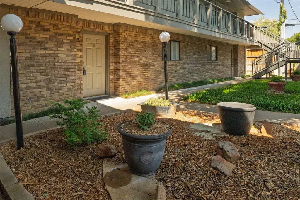 4920 Byers Avenue Fort Worth TX 76107