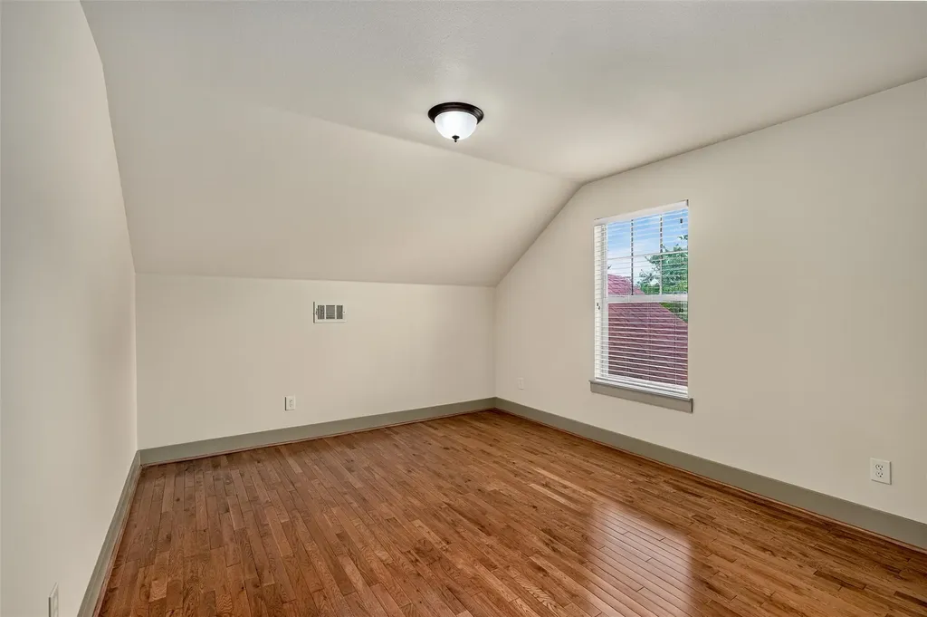 402 S Kentucky Street Mckinney TX 75069