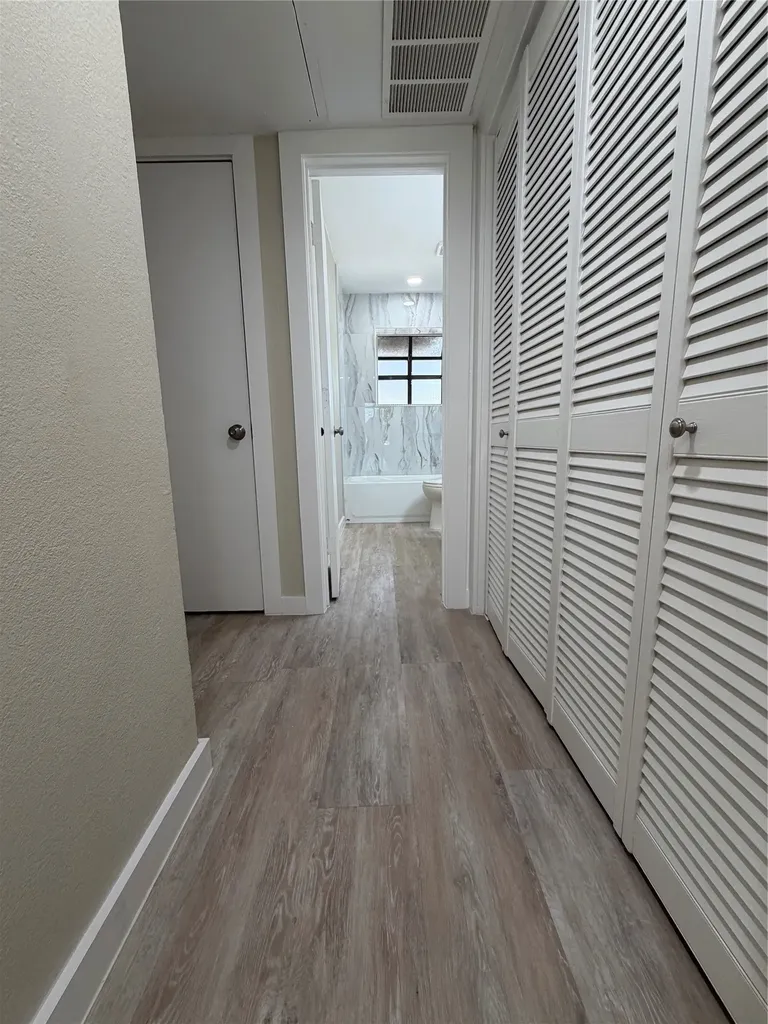 7525 Holly Hill Drive Dallas TX 75231