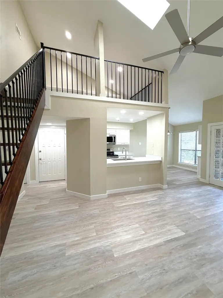 7525 Holly Hill Drive Dallas TX 75231