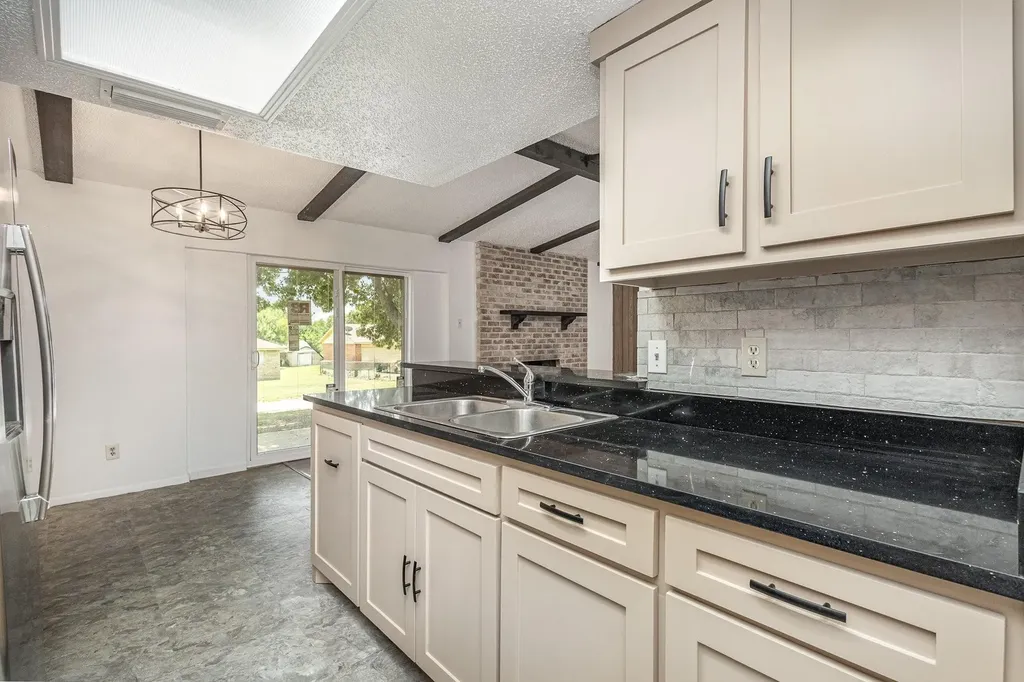 1506 Duet Drive Dallas TX 75241
