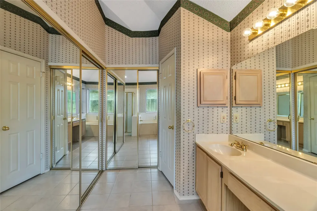 5206 Rio Court Arlington TX 76017