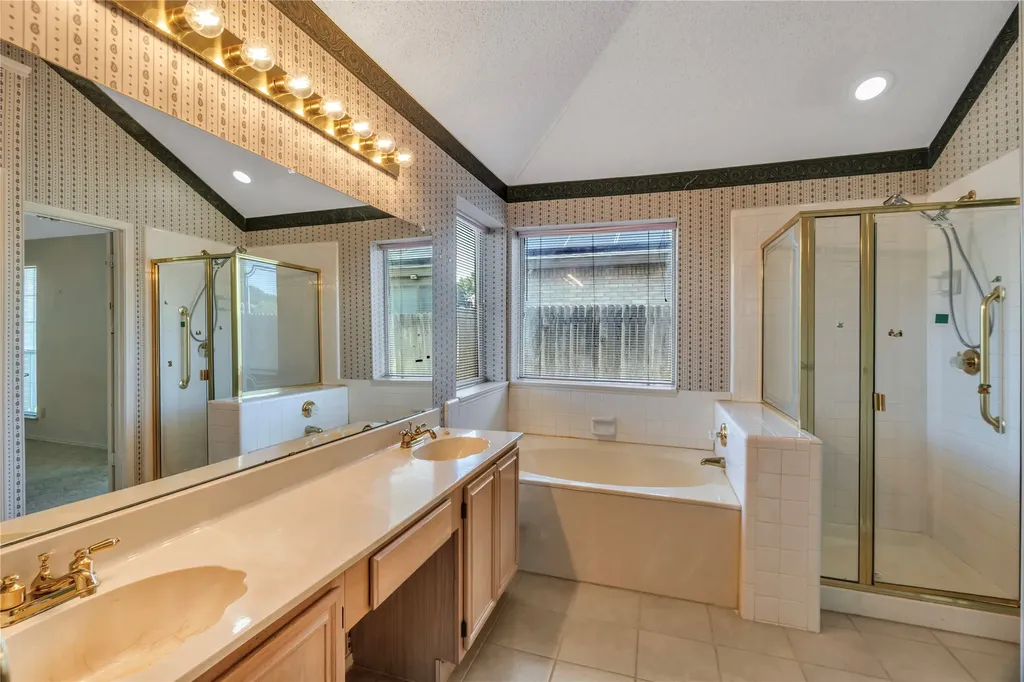 5206 Rio Court Arlington TX 76017