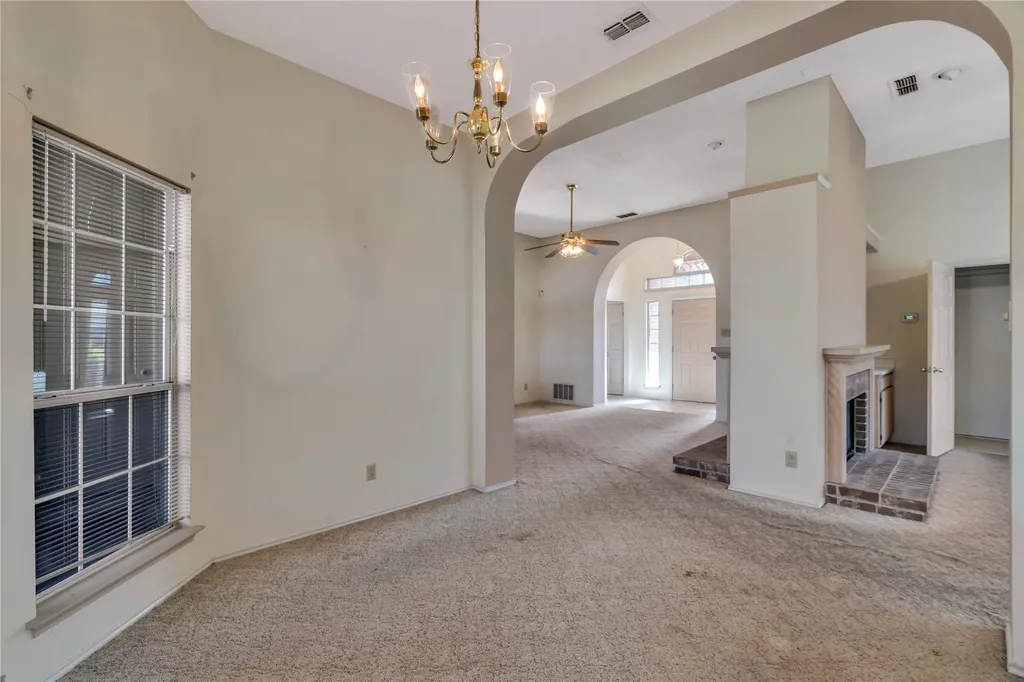 5206 Rio Court Arlington TX 76017