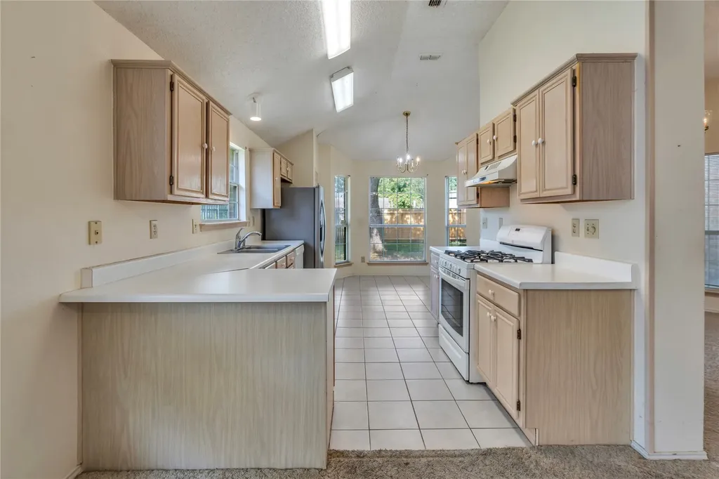 5206 Rio Court Arlington TX 76017