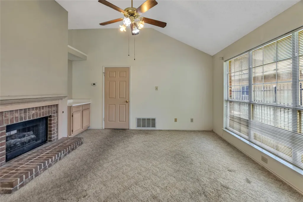 5206 Rio Court Arlington TX 76017
