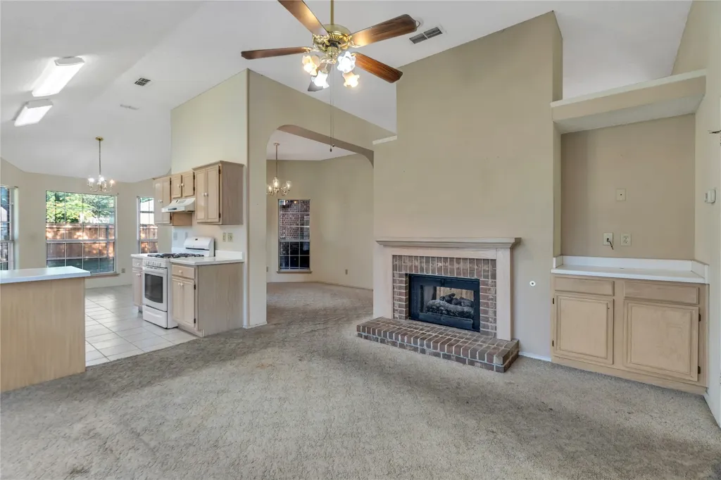 5206 Rio Court Arlington TX 76017