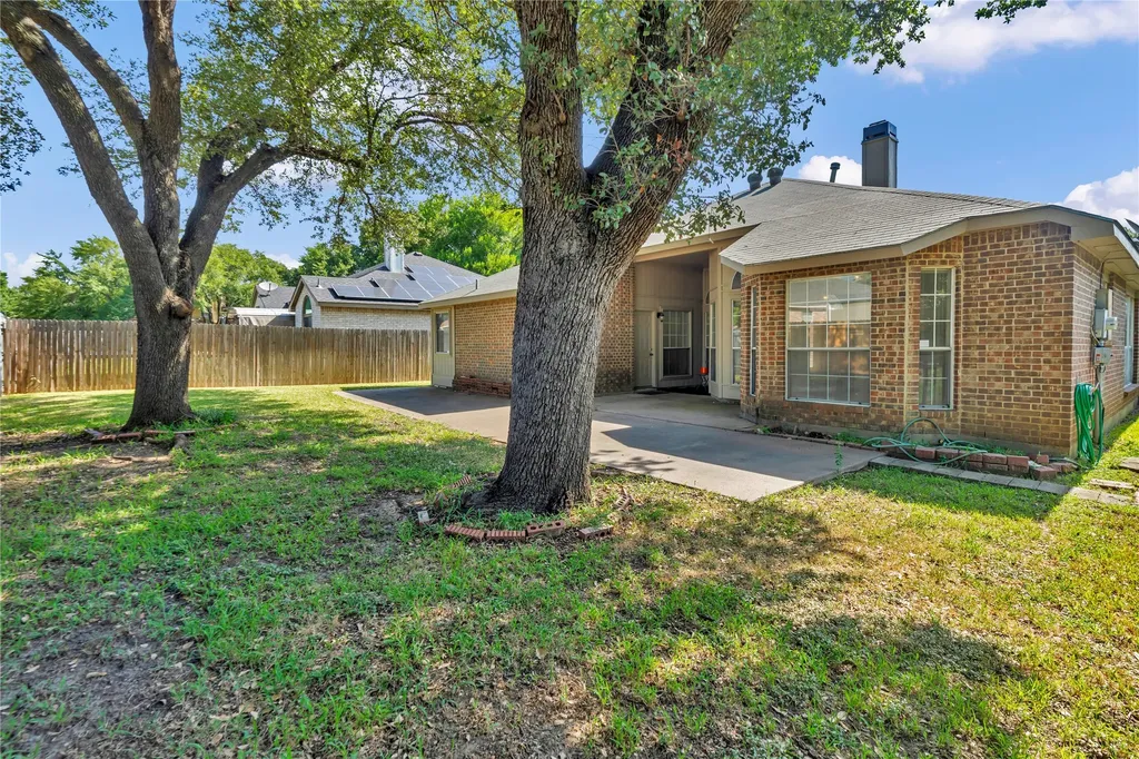 5206 Rio Court Arlington TX 76017