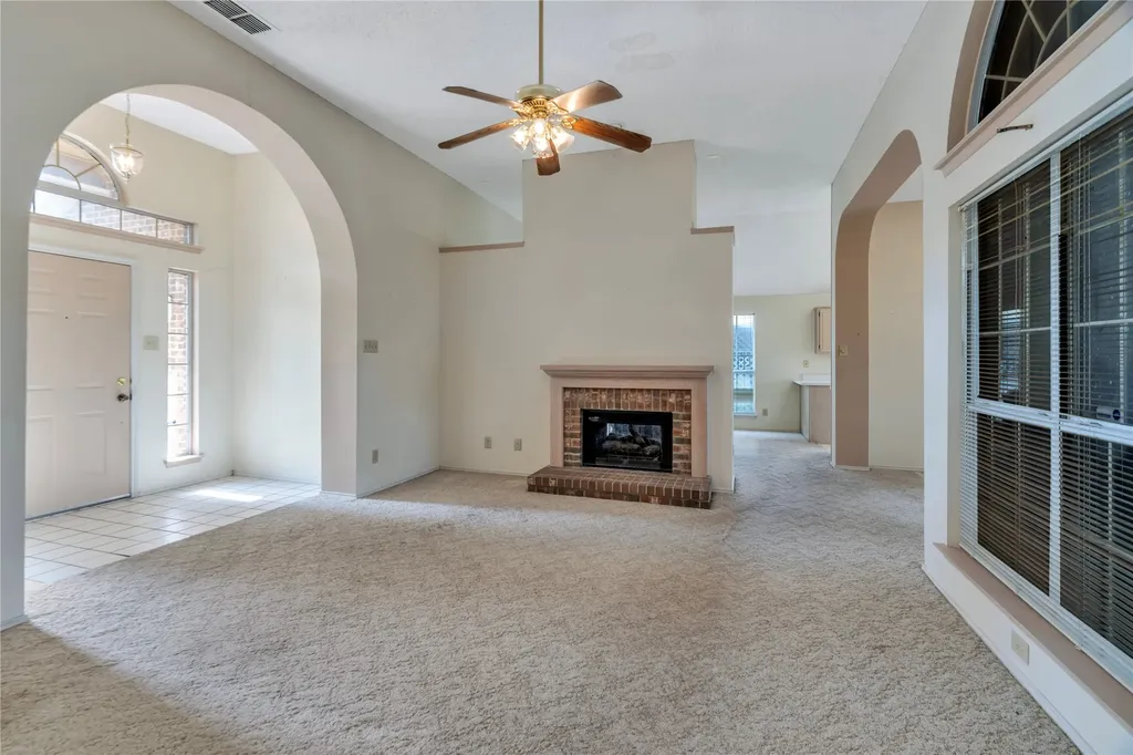 5206 Rio Court Arlington TX 76017