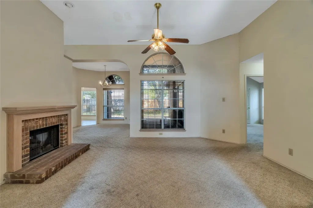 5206 Rio Court Arlington TX 76017