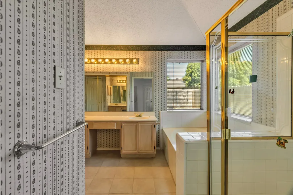 5206 Rio Court Arlington TX 76017