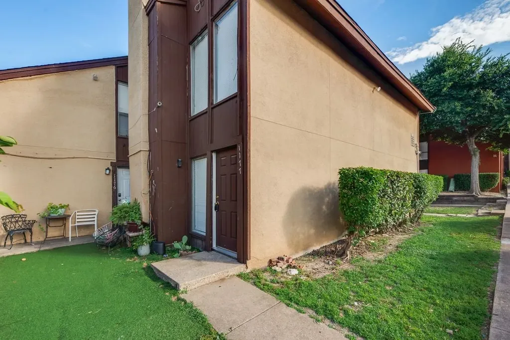 7152 Fair Oaks Avenue Dallas TX 75231