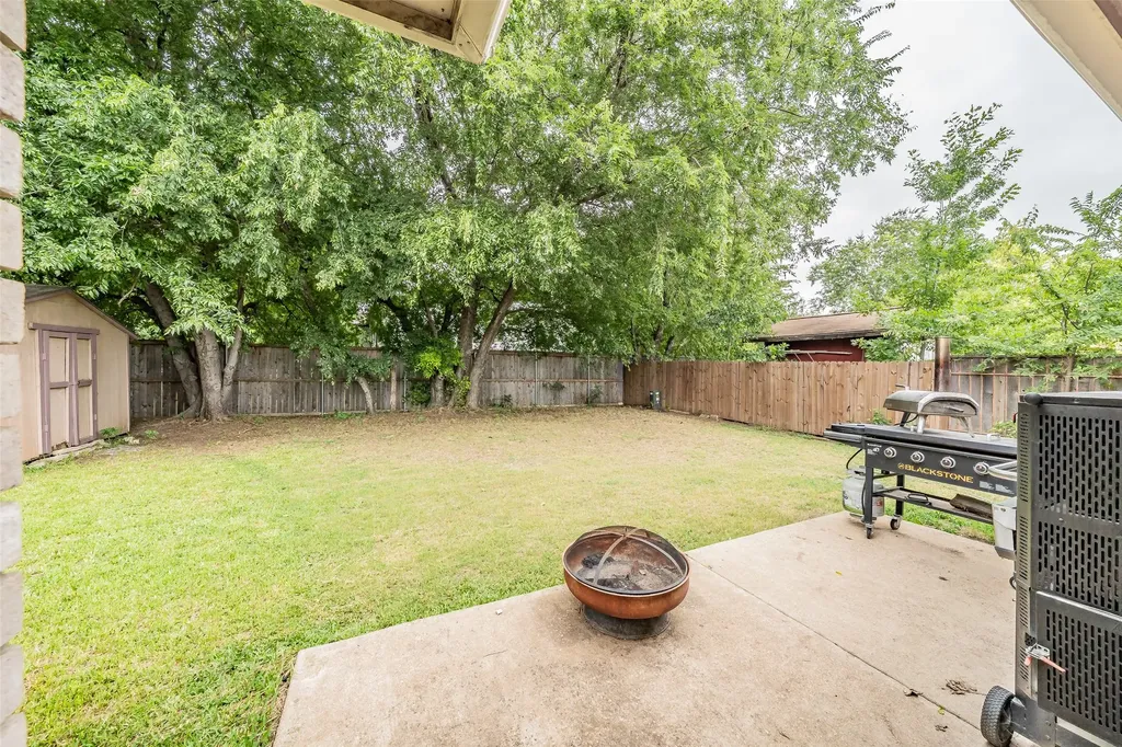 137 Roberts Drive Saginaw TX 76179