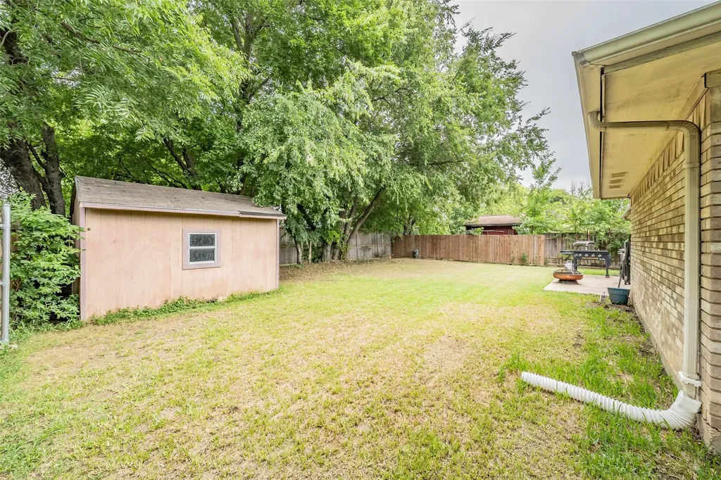137 Roberts Drive Saginaw TX 76179