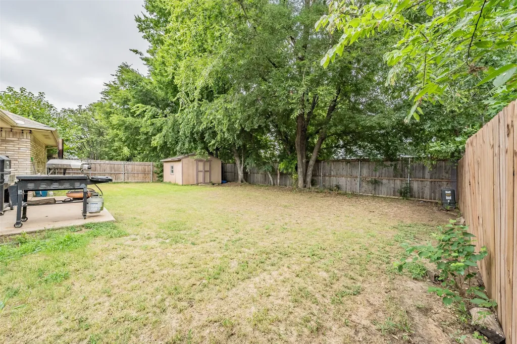 137 Roberts Drive Saginaw TX 76179