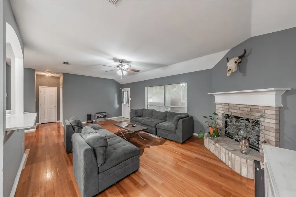 137 Roberts Drive Saginaw TX 76179