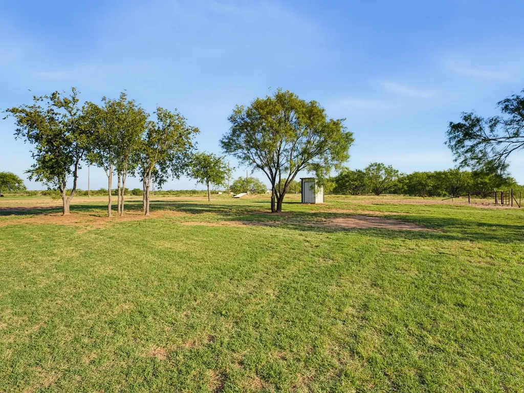 233 Fm 1883 Henrietta TX 76365
