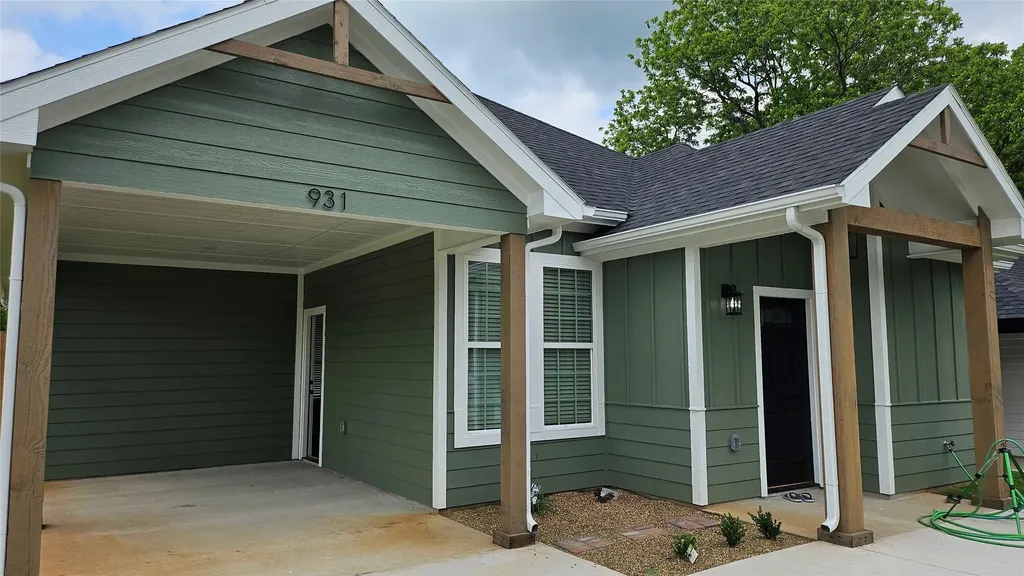 931 West Elm Street Denison TX 75020