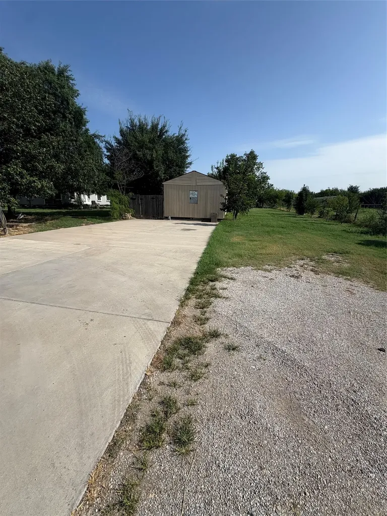 22598 Arapaho Road Justin TX 76247