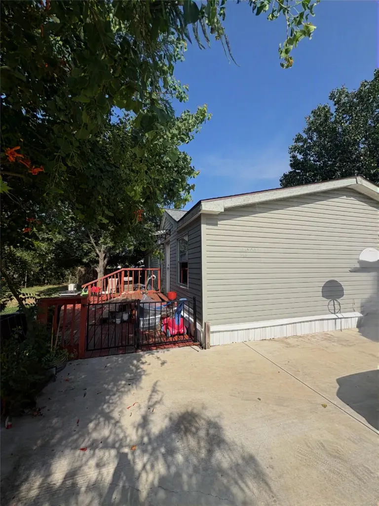 22598 Arapaho Road Justin TX 76247