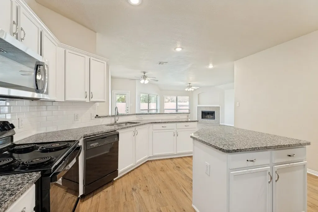 1504 Oakcrest Drive Providence Village TX 76227